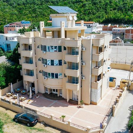 Hotel Dana Čanj 외부 사진