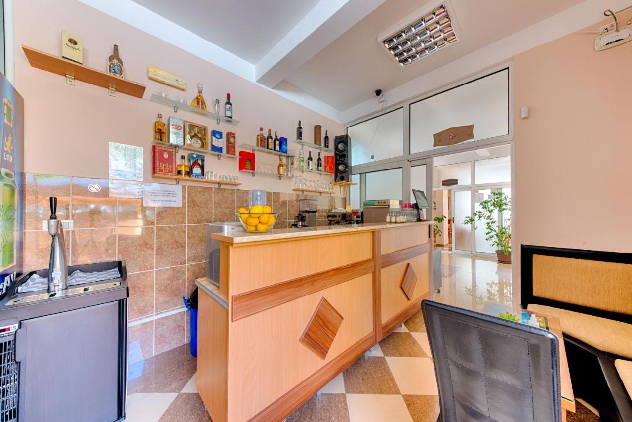 Hotel Dana Čanj 외부 사진