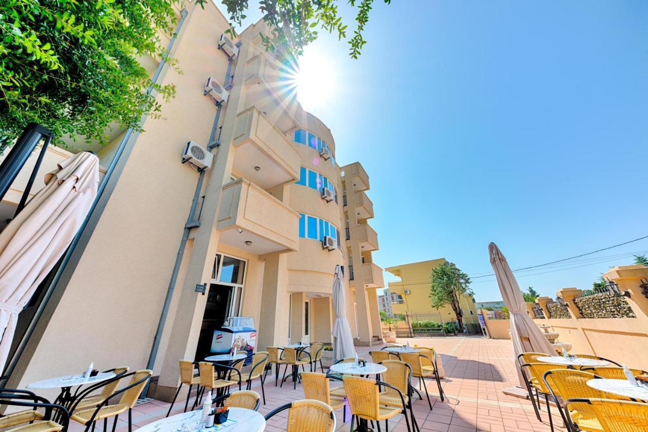 Hotel Dana Čanj 외부 사진