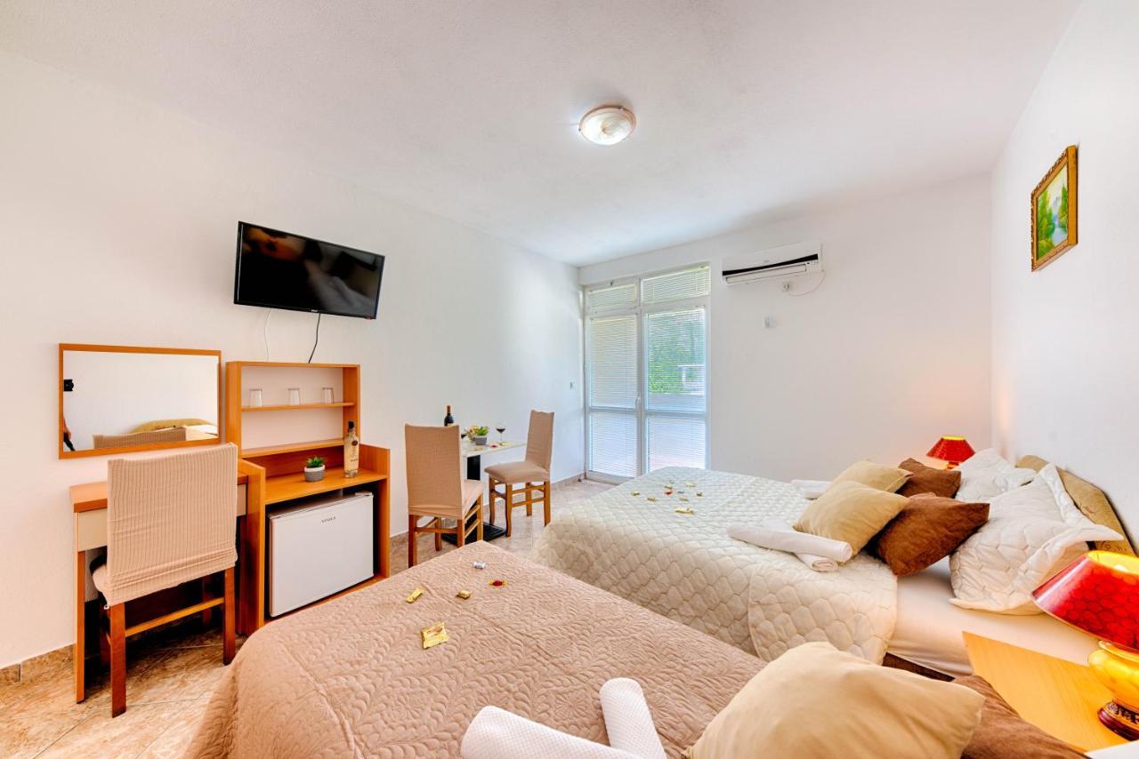Hotel Dana Čanj 외부 사진
