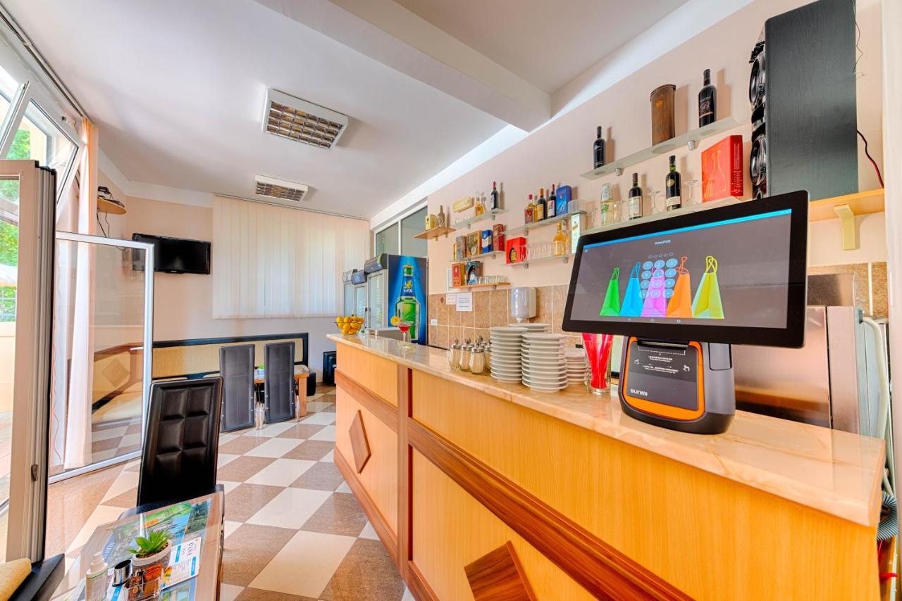 Hotel Dana Čanj 외부 사진