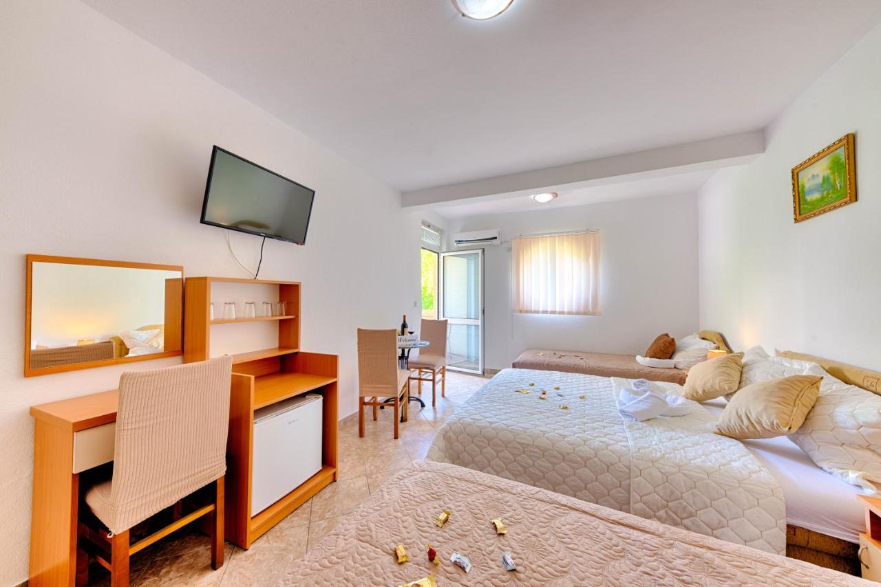 Hotel Dana Čanj 외부 사진