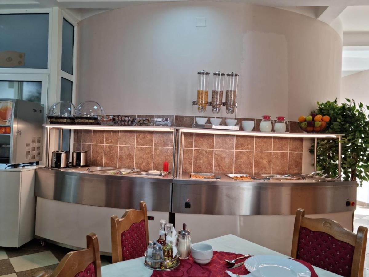Hotel Dana Čanj 외부 사진